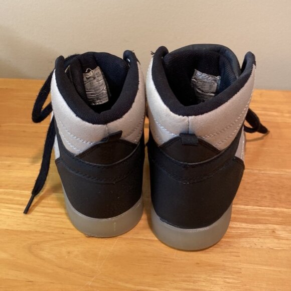 Multi lights boys high tops size 2 - Picture 3 of 5